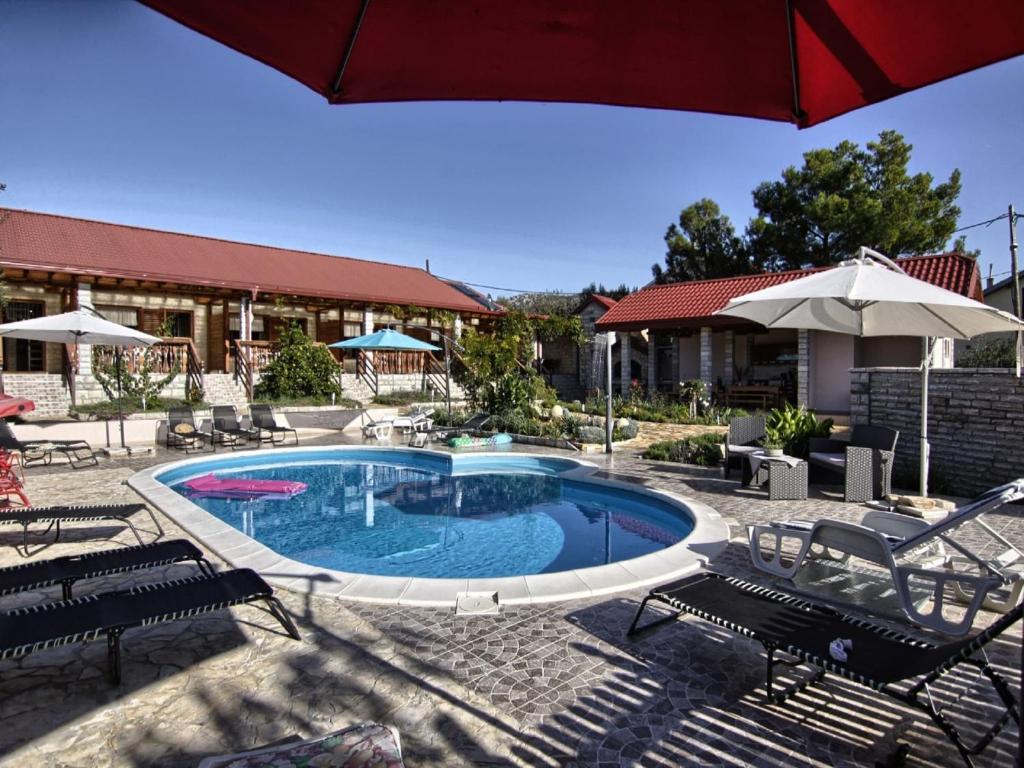 Villa in France with Pool near the Beach